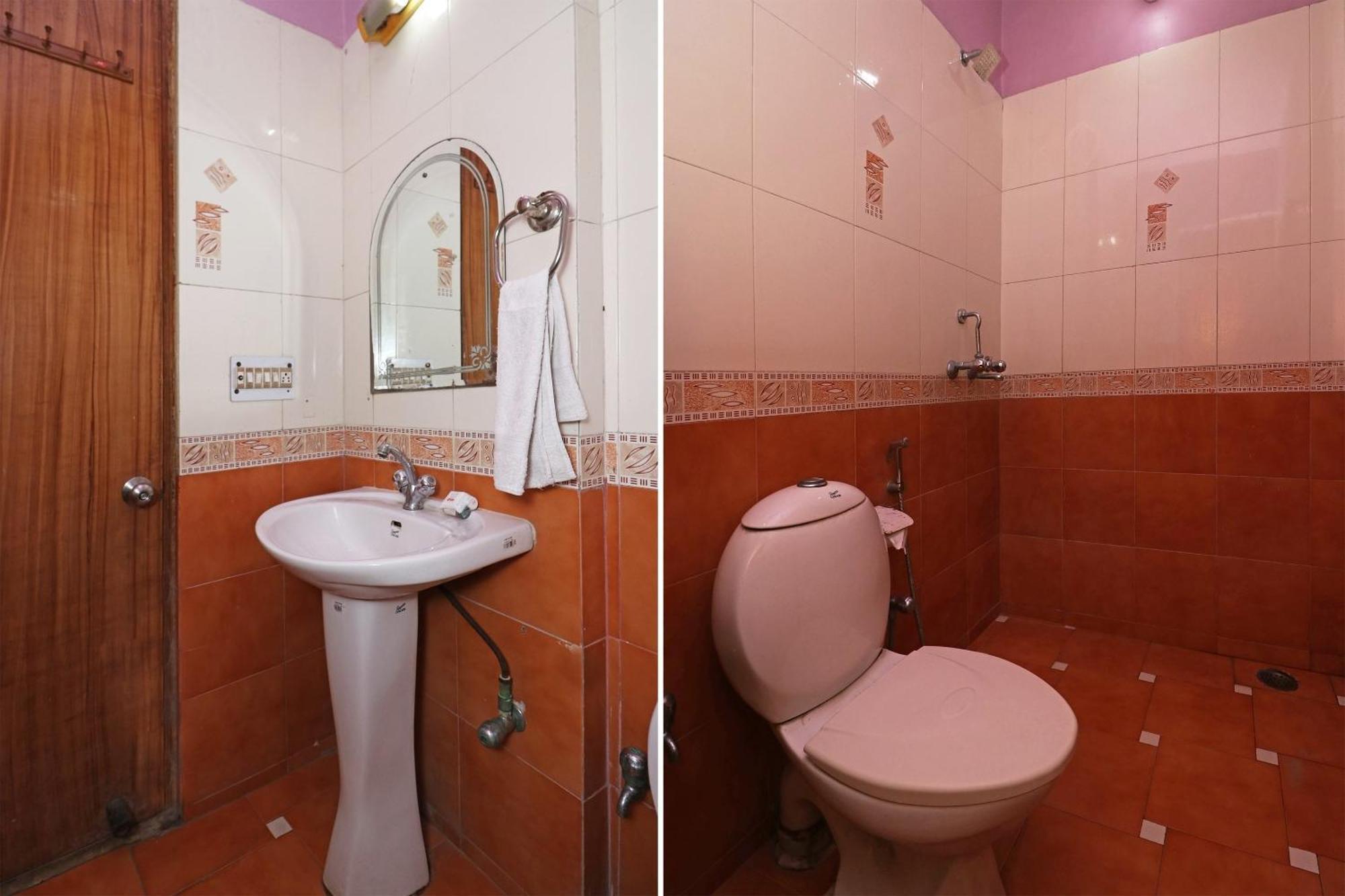 Townhouse Satguru Enclave Road Gurgaon Hotel Jamb Exterior photo
