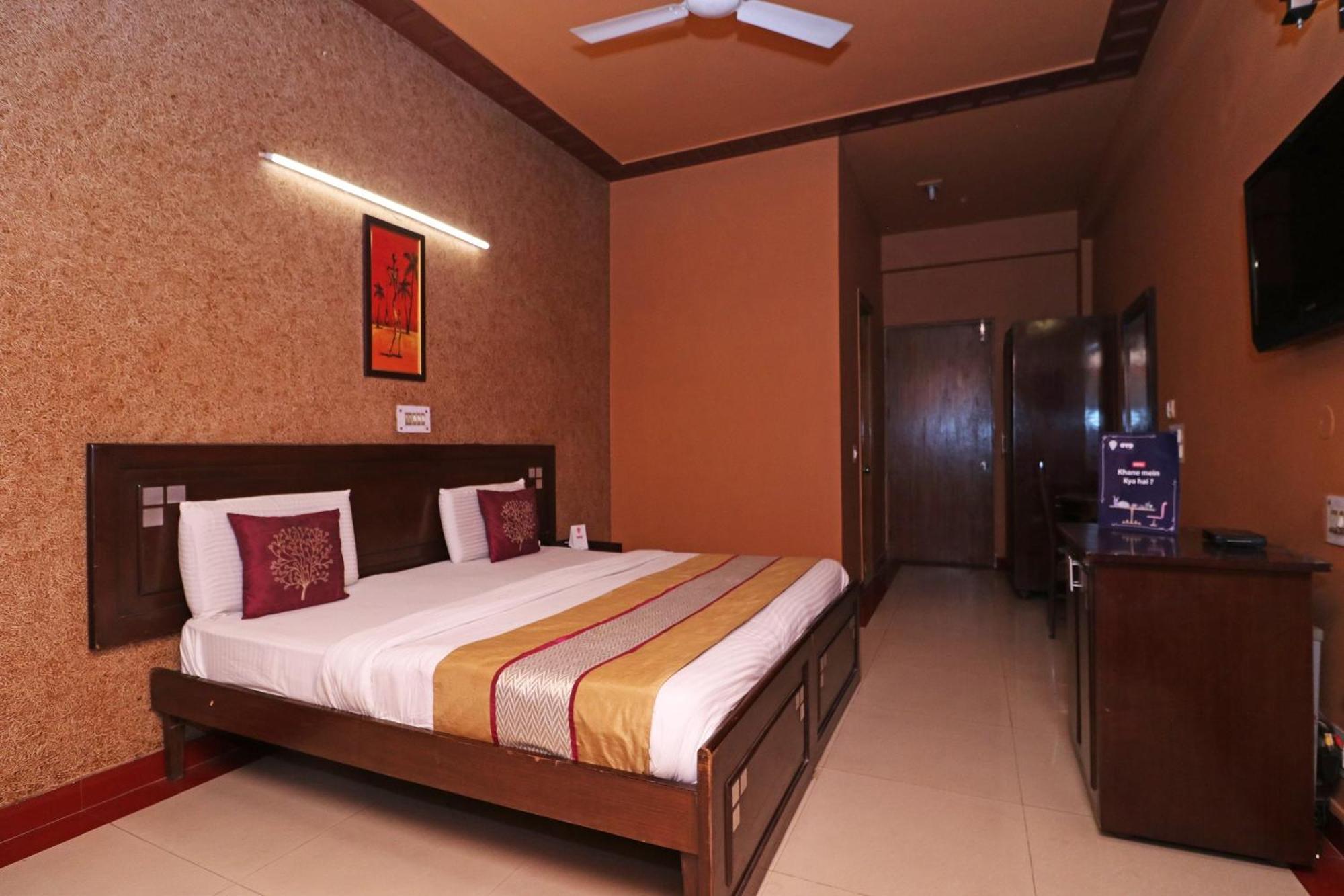 Townhouse Satguru Enclave Road Gurgaon Hotel Jamb Exterior photo