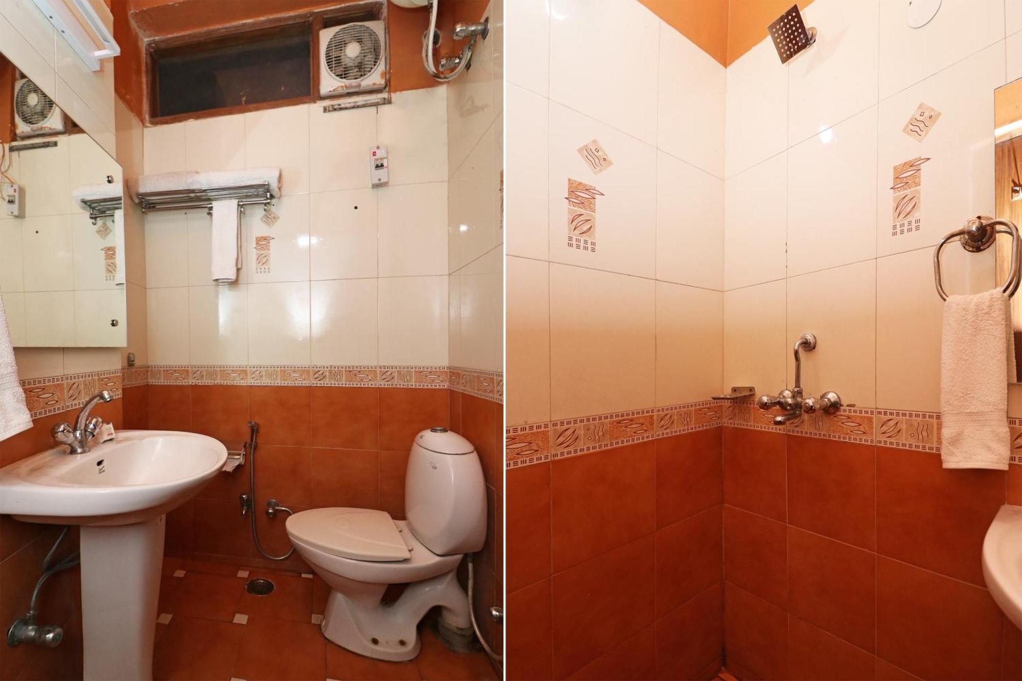 Townhouse Satguru Enclave Road Gurgaon Hotel Jamb Exterior photo