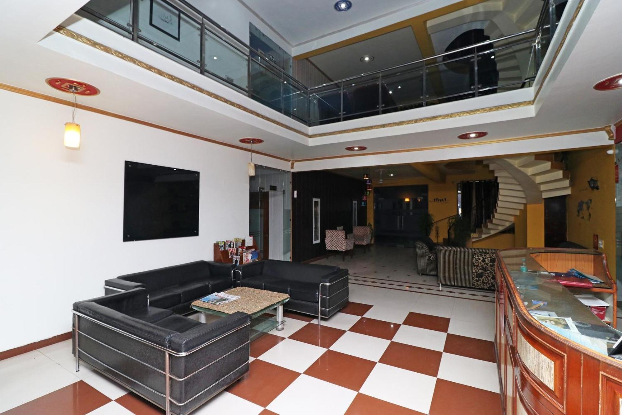 Townhouse Satguru Enclave Road Gurgaon Hotel Jamb Exterior photo