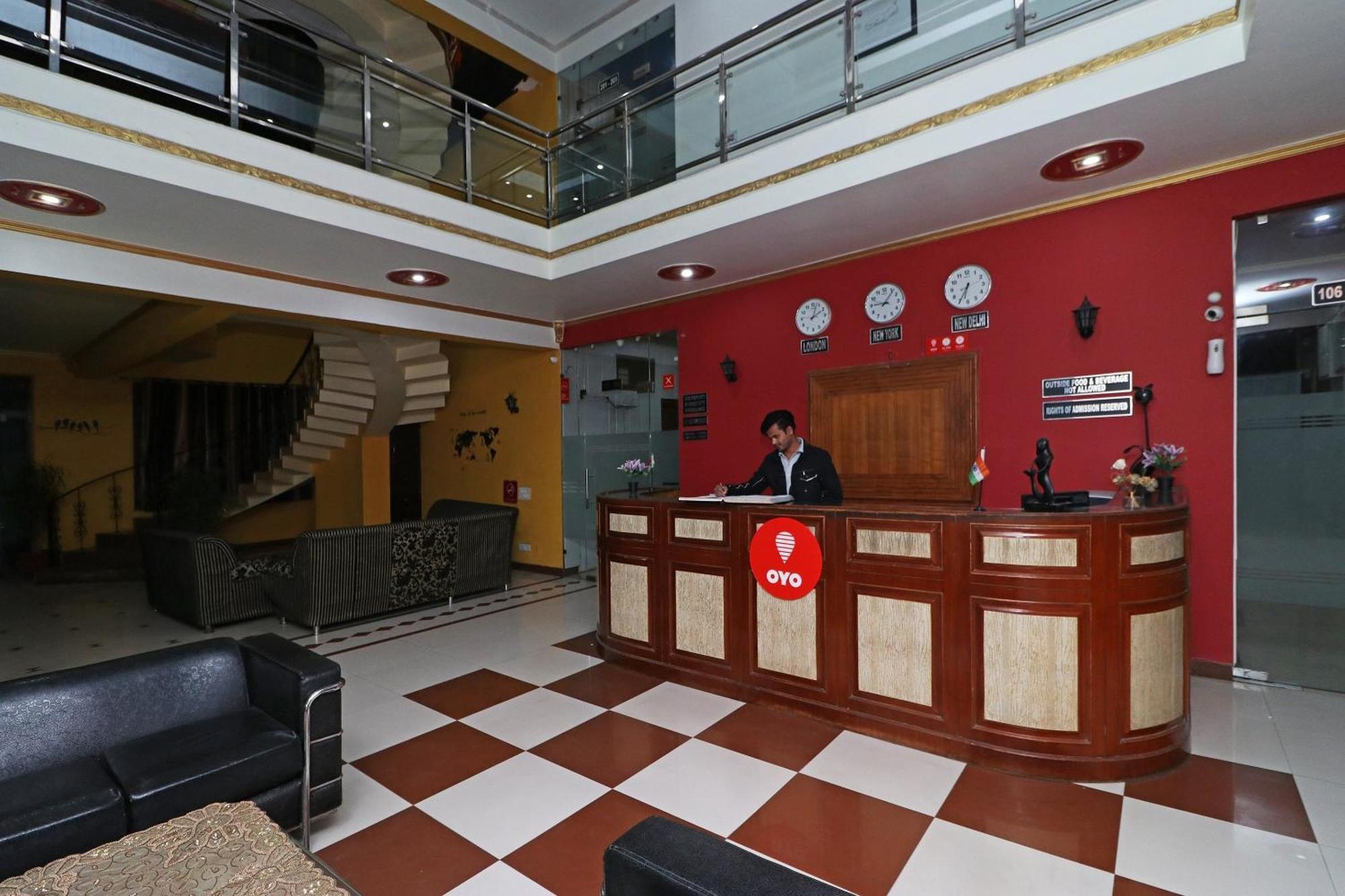 Townhouse Satguru Enclave Road Gurgaon Hotel Jamb Exterior photo