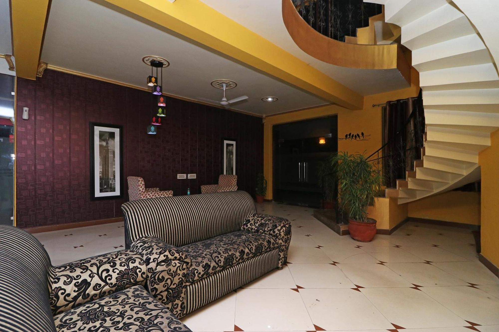 Townhouse Satguru Enclave Road Gurgaon Hotel Jamb Exterior photo