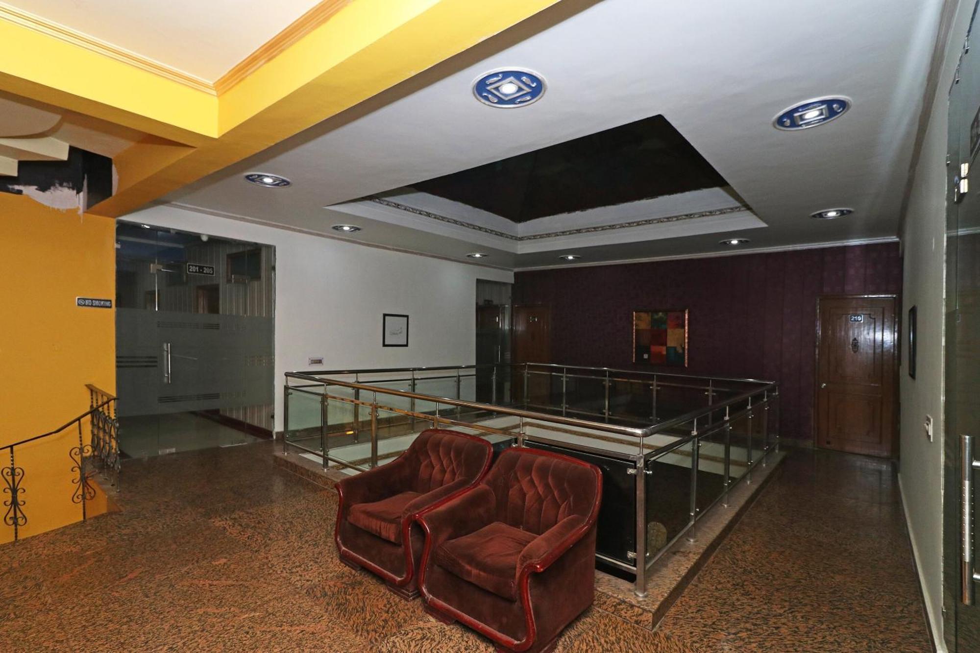 Townhouse Satguru Enclave Road Gurgaon Hotel Jamb Exterior photo